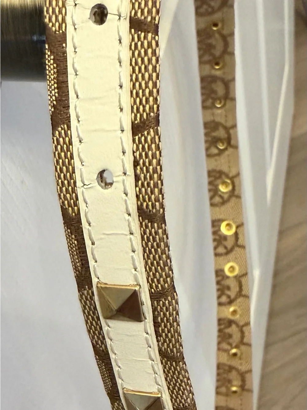 MICHAEL KORS WHITE AND LOGO  STUDDED BELT S